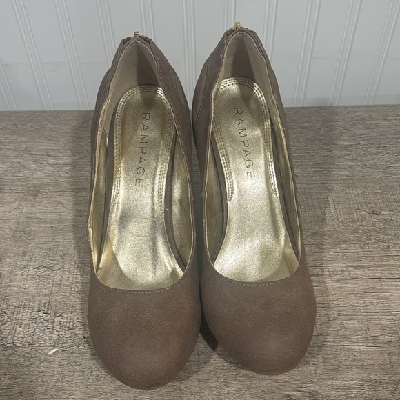 Heels - Picture 2 of 4